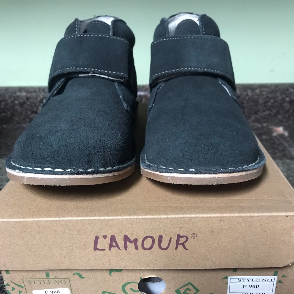 L’AMOUR boys shoes size 2